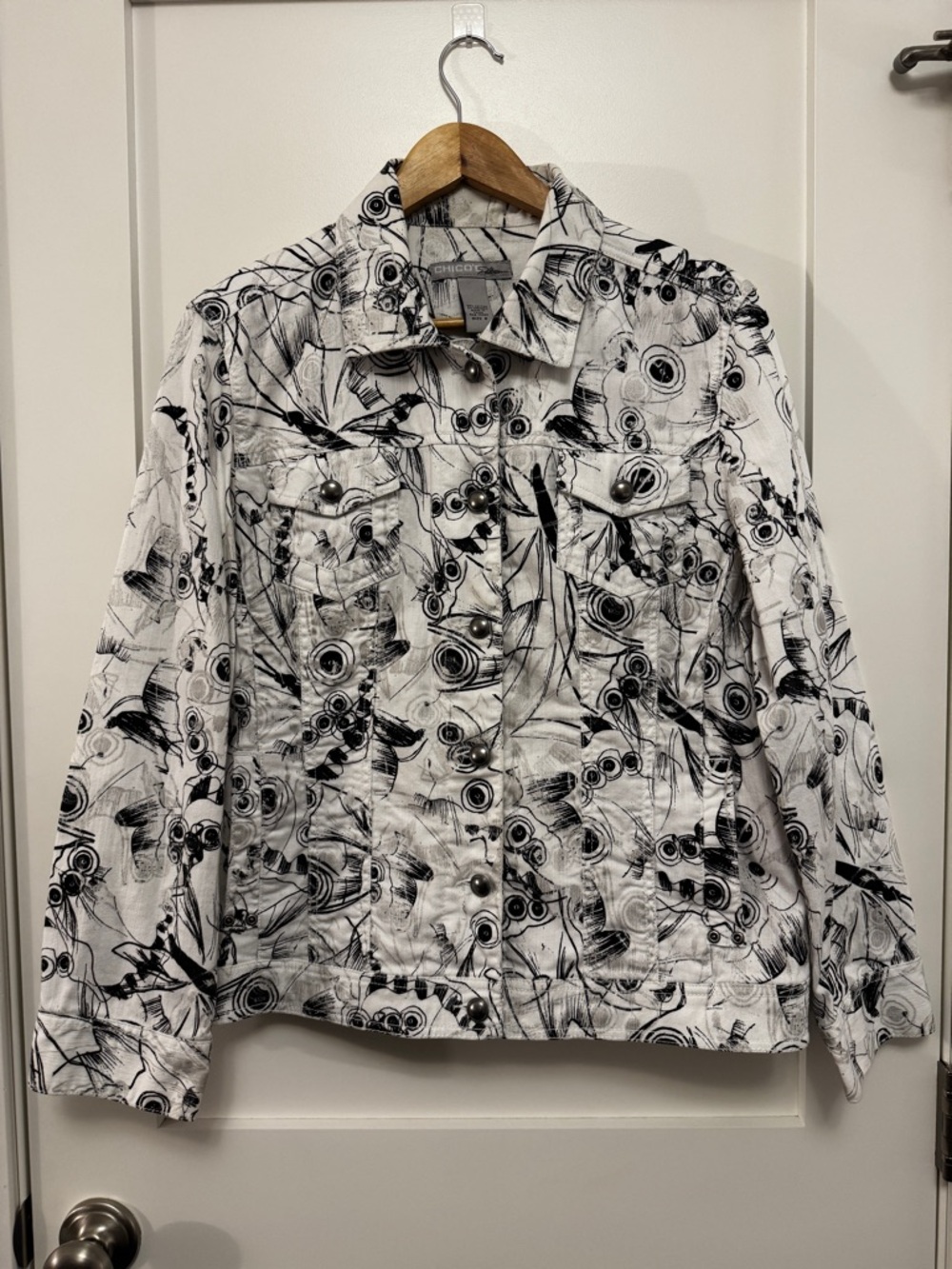 Chico's Women's Black and White Jacket Size 2 Large